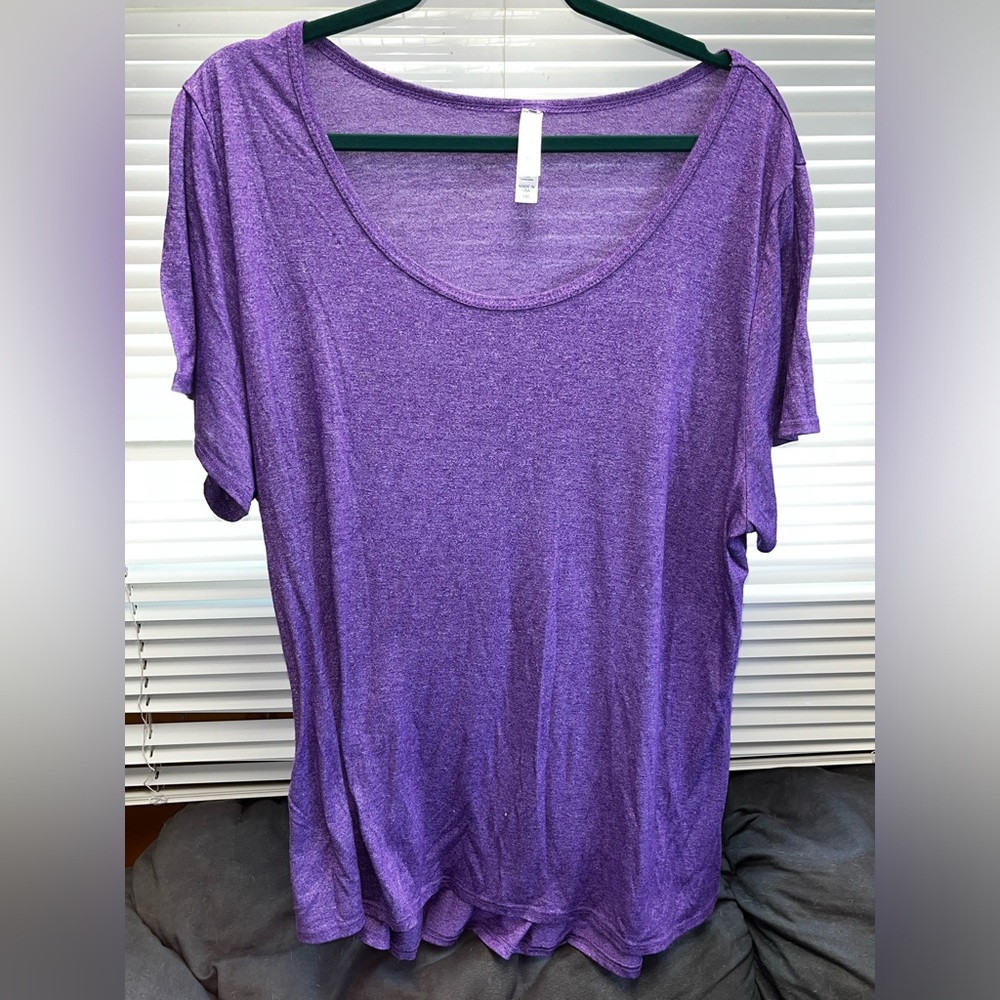 Lularoe Classic tee